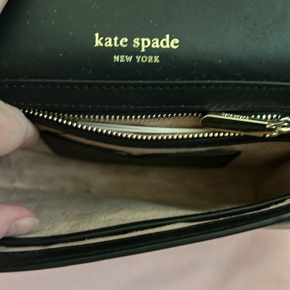 Kate Spade small purse. ♠️♥️ - Picture 5 of 6